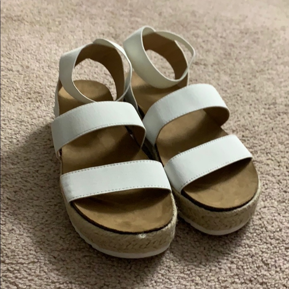 Platform sandals